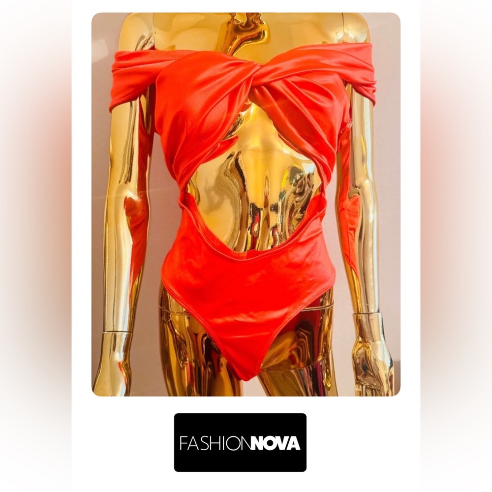 Fashion Nova Vibrant Red All Knotted Up Front Cutout Bodysuit, Top, NWT